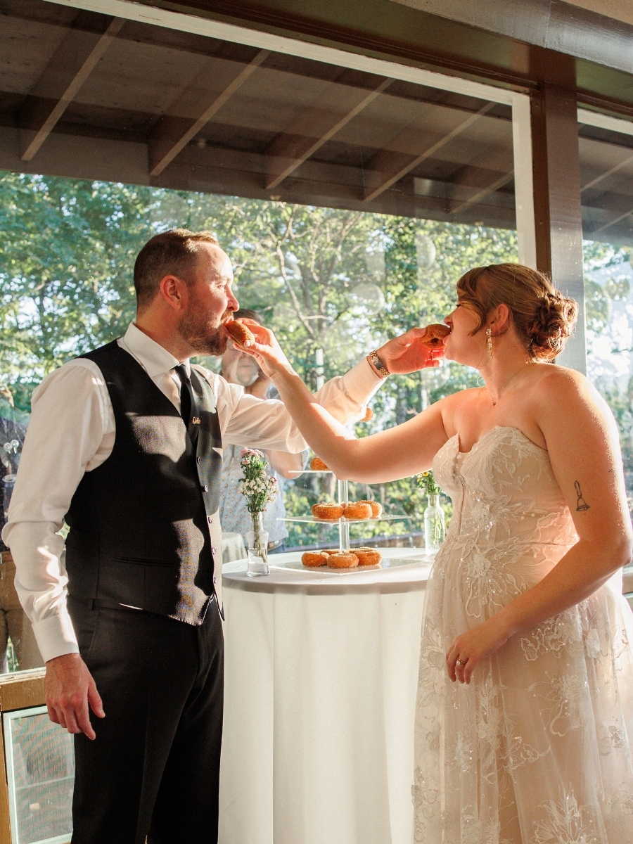 Blue Mountain Lodge | shenandoah valley wedding venue | photographs by Alex McCormick Photography